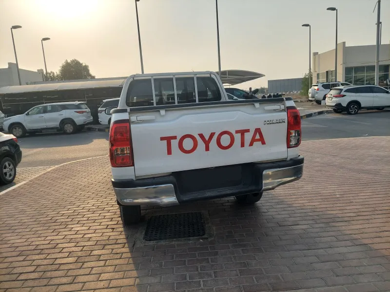 2021 تويوتا هايلوكس in Dubai