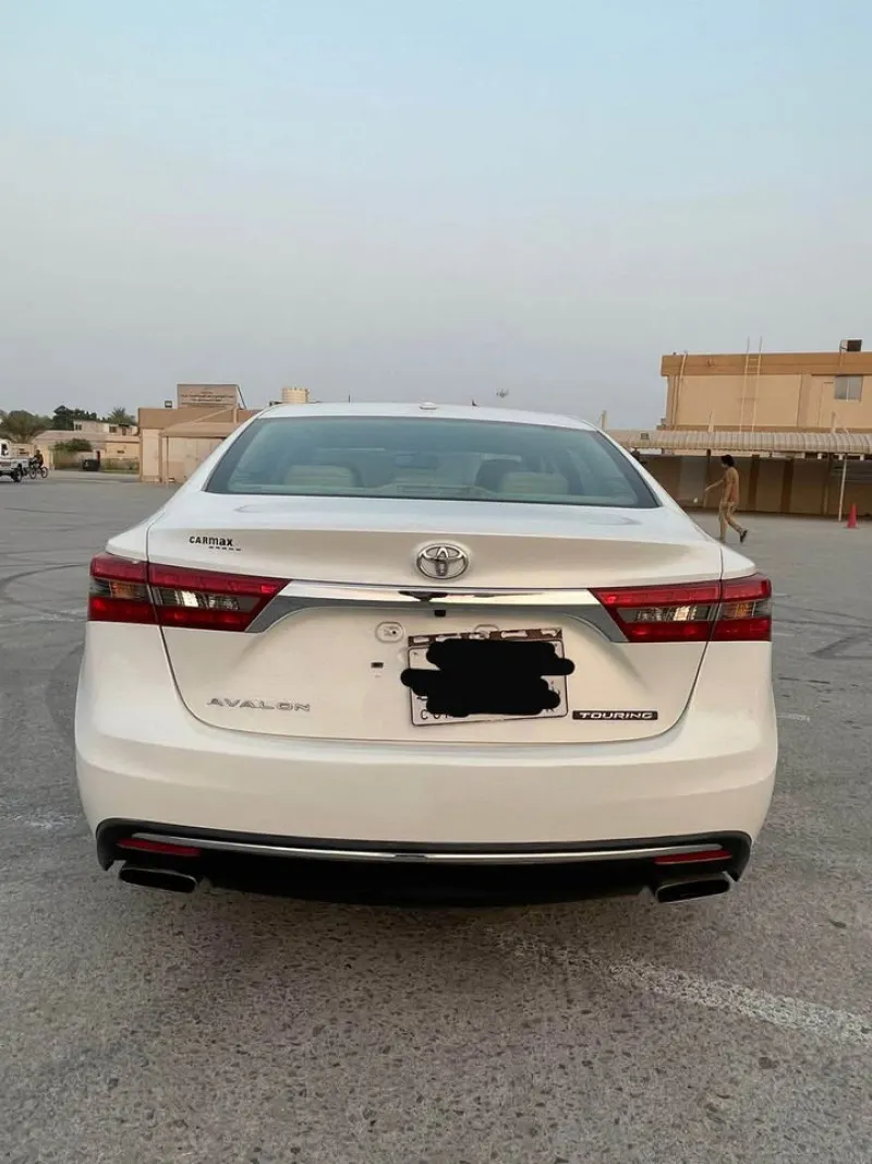 2016 Toyota Avalon in Dubai