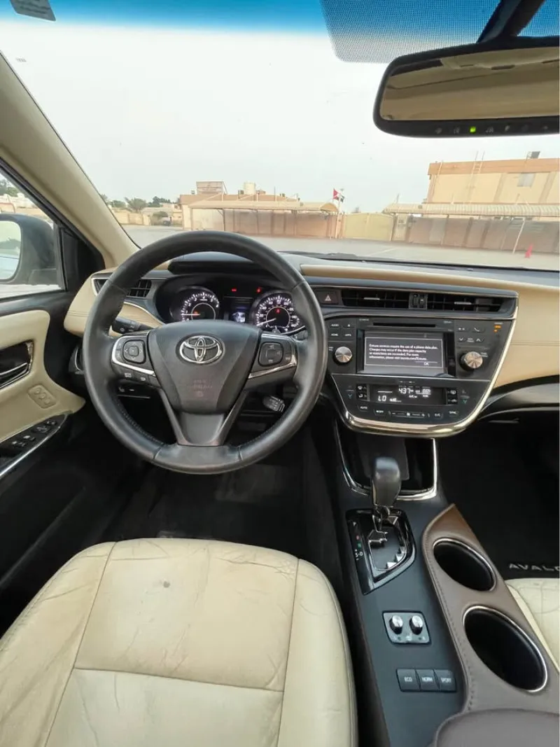 2016 Toyota Avalon in Dubai