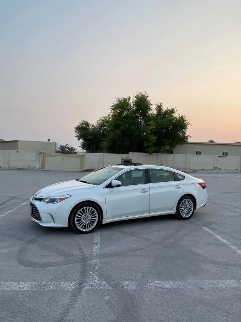 2016 Toyota Avalon in Dubai