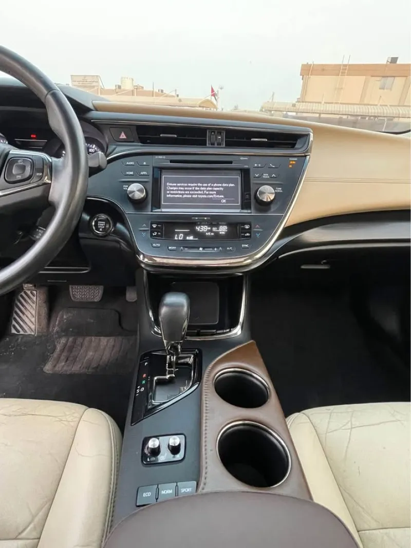 2016 Toyota Avalon in Dubai