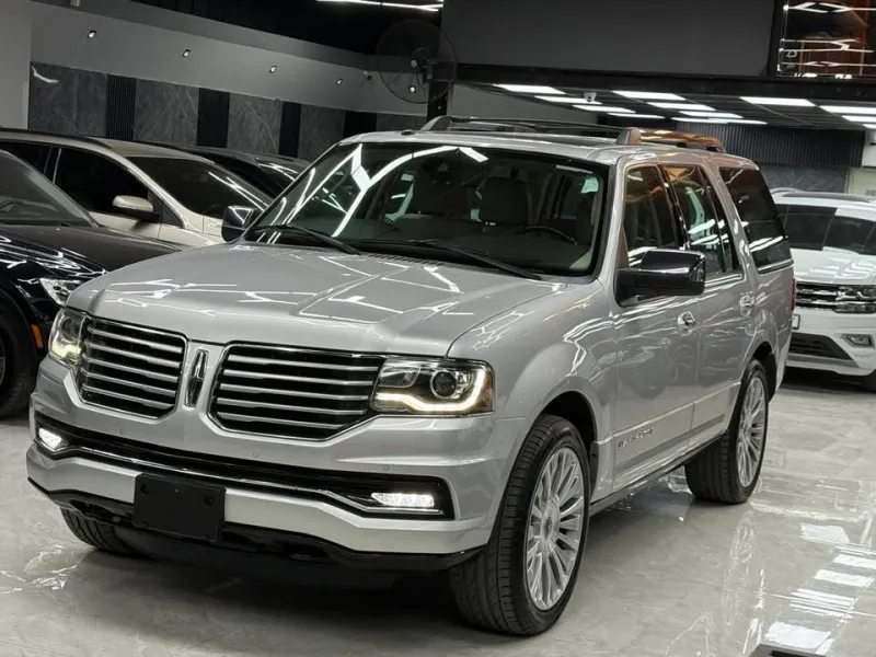 2017 Lincoln Navigator in Dubai