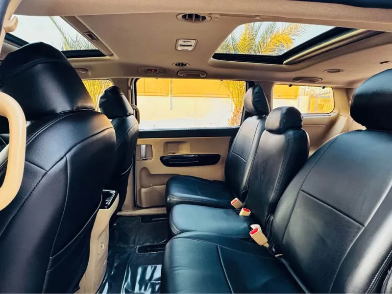 2016 Kia Carnival in Dubai