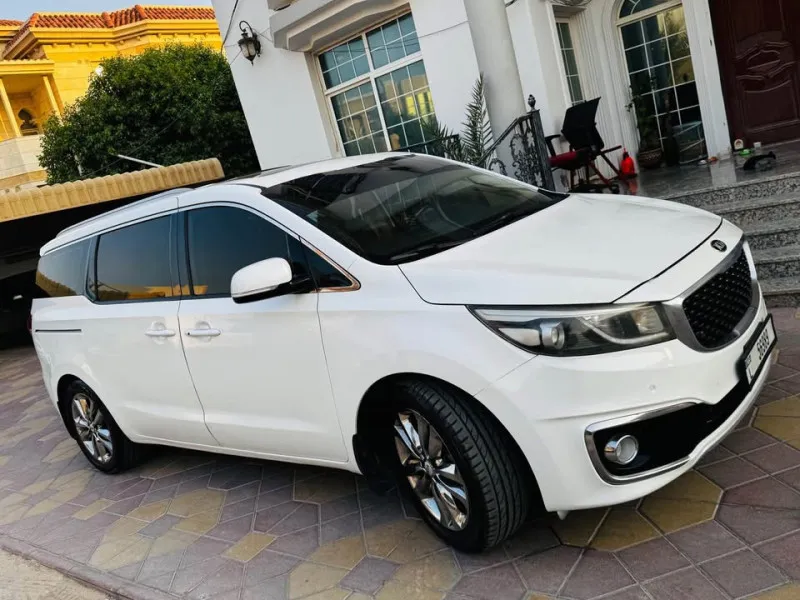 2016 Kia Carnival in Dubai