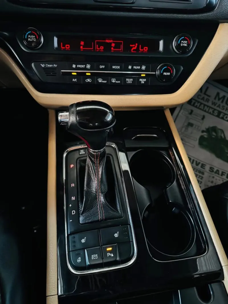 2016 Kia Carnival in Dubai