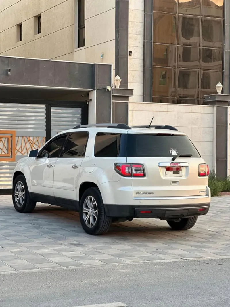 2015 GMC Acadia in Dubai