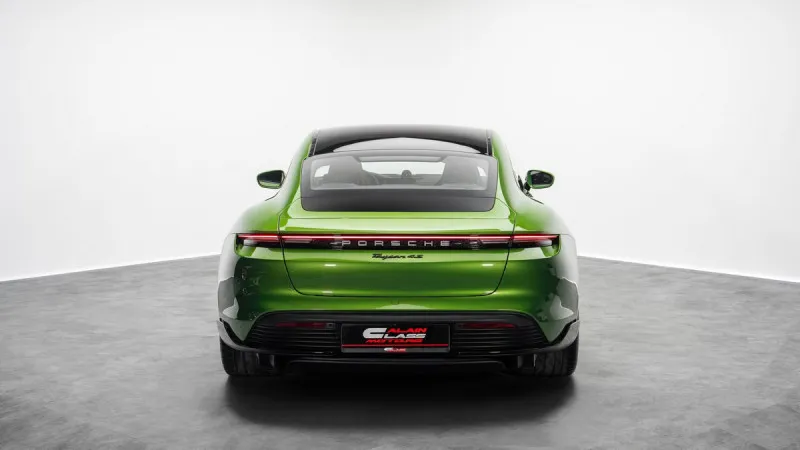 2021 Porsche Taycan in Dubai