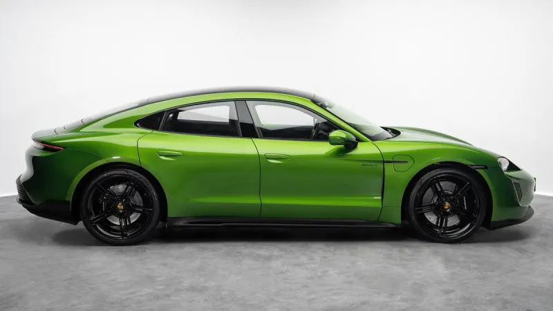 2021 Porsche Taycan in Dubai
