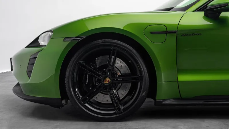 2021 Porsche Taycan in Dubai