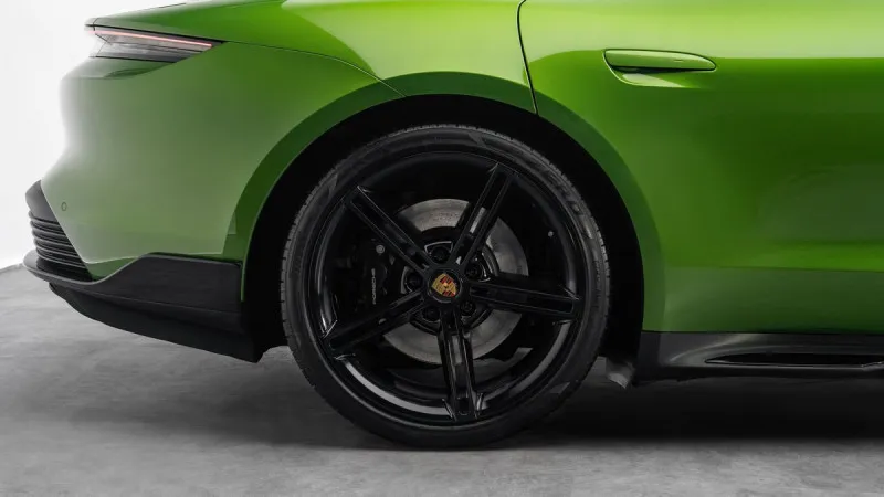 2021 Porsche Taycan in Dubai