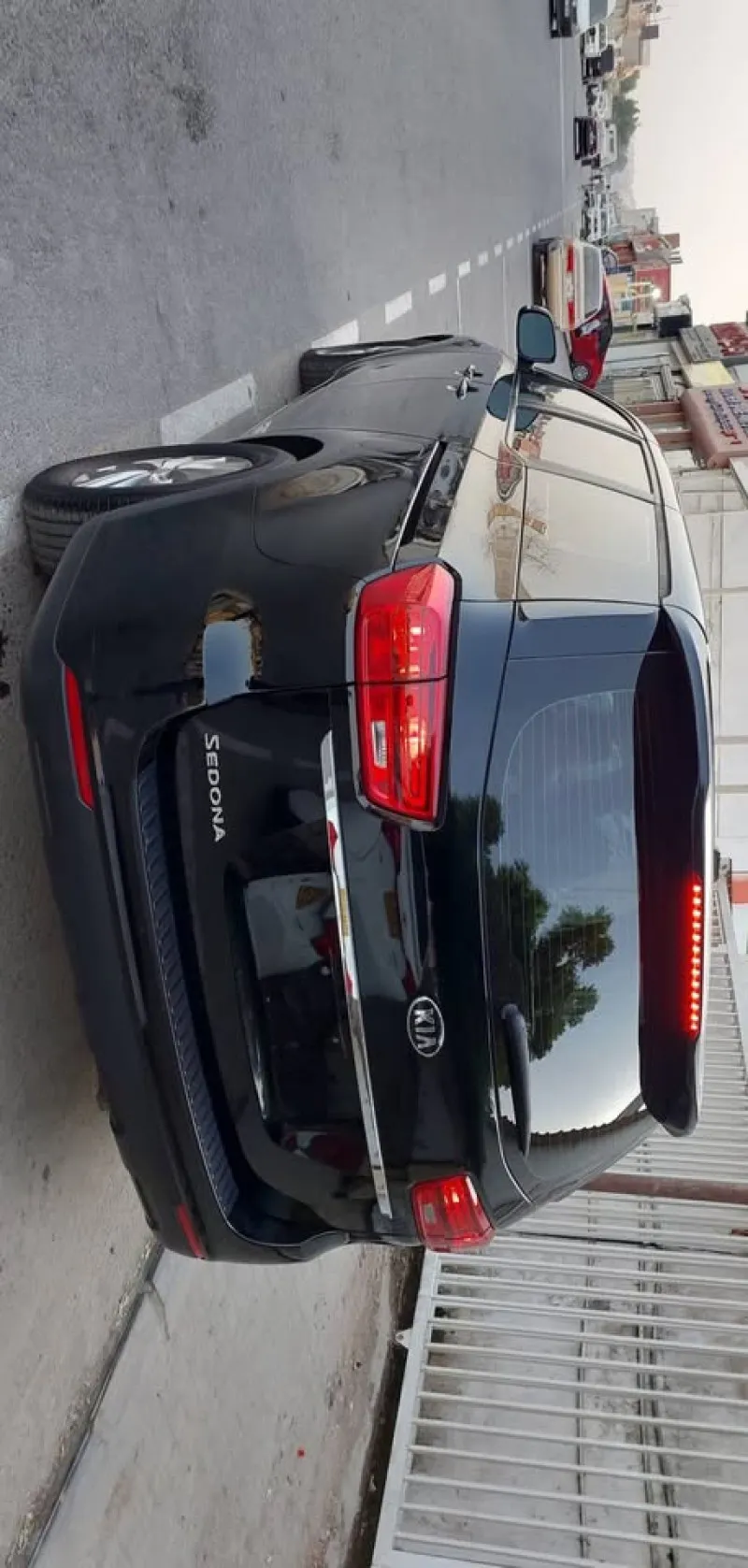 2020 Kia Sedona in Dubai