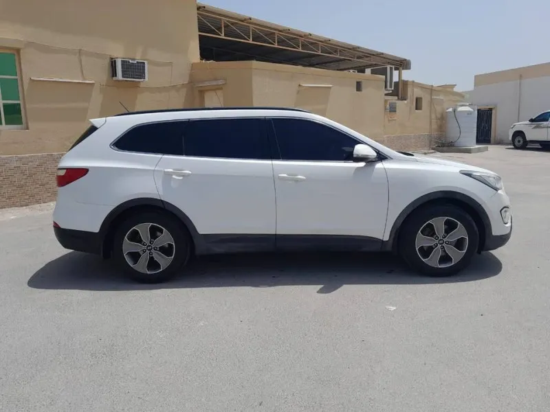 2014 هيونداي سانتا في in Dubai