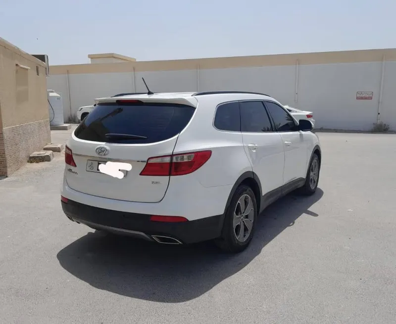 2014 هيونداي سانتا في in Dubai