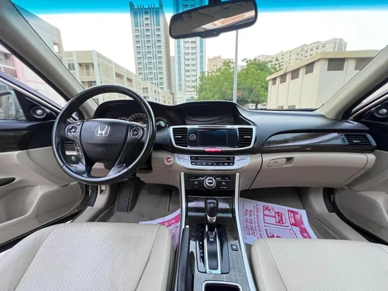 2014 هوندا أكورد in Dubai