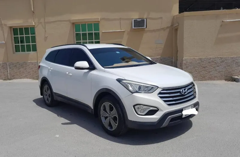 2014 هيونداي سانتا في in Dubai