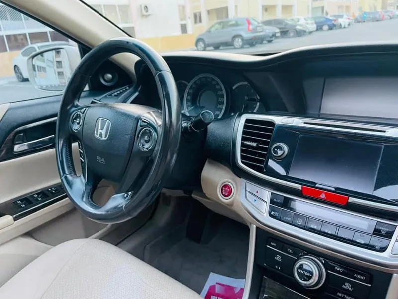 2014 هوندا أكورد in Dubai
