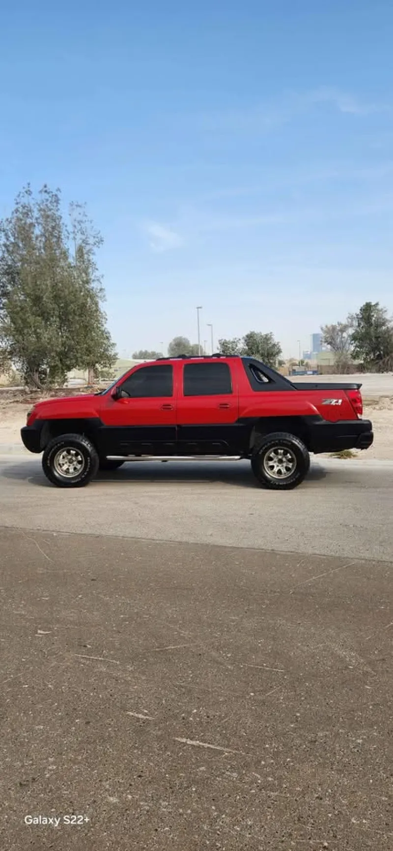 2002 Chevrolet Avalanche in Dubai