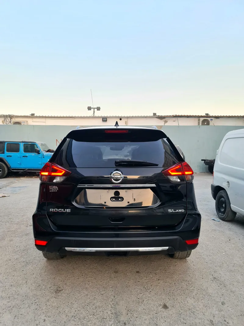 2018 نيسان روج in Dubai