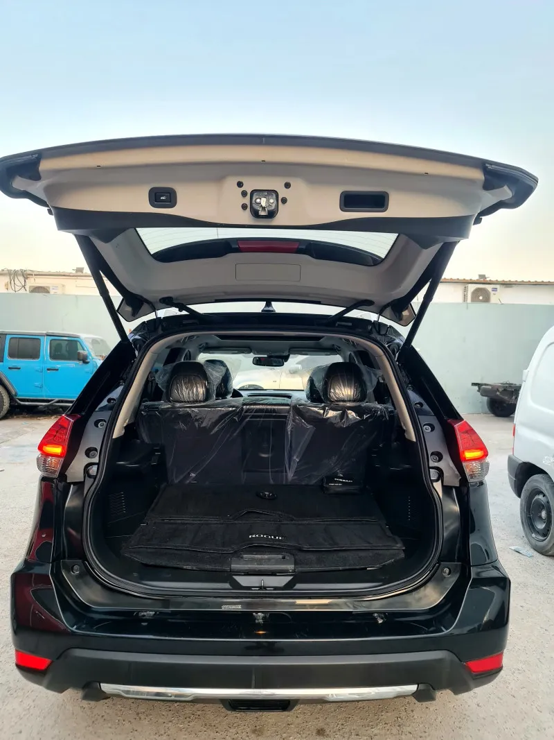 2018 نيسان روج in Dubai
