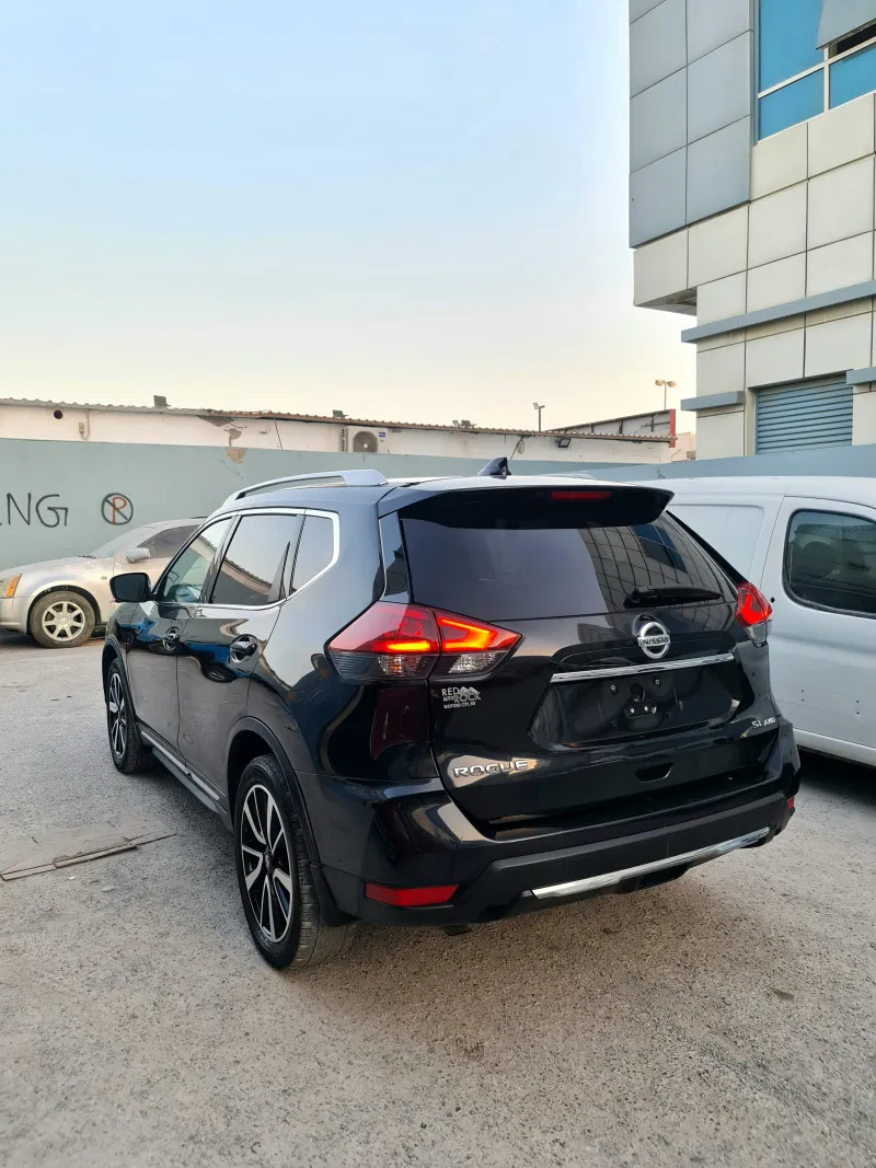 2018 نيسان روج in Dubai