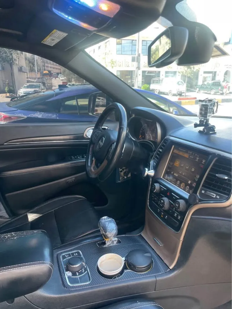 2015 جييب جراند شيروكي in Dubai
