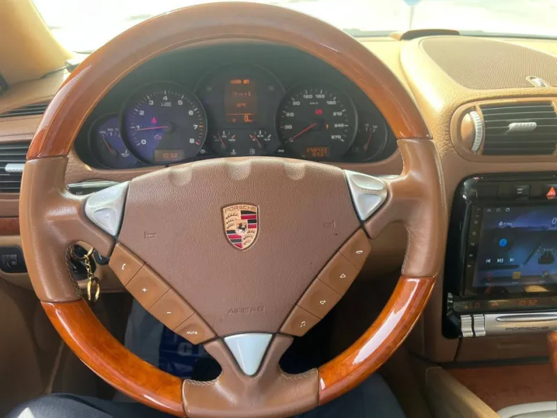 2009 بورش كاين in Dubai