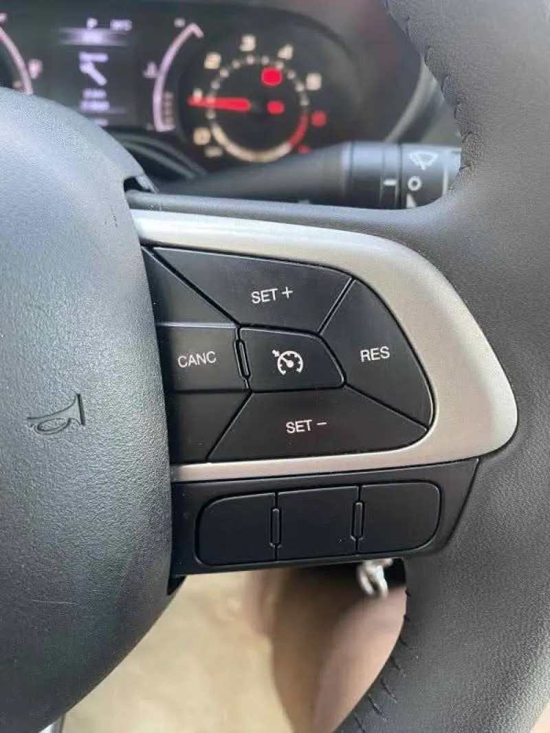 2017 Dodge Neon in Dubai
