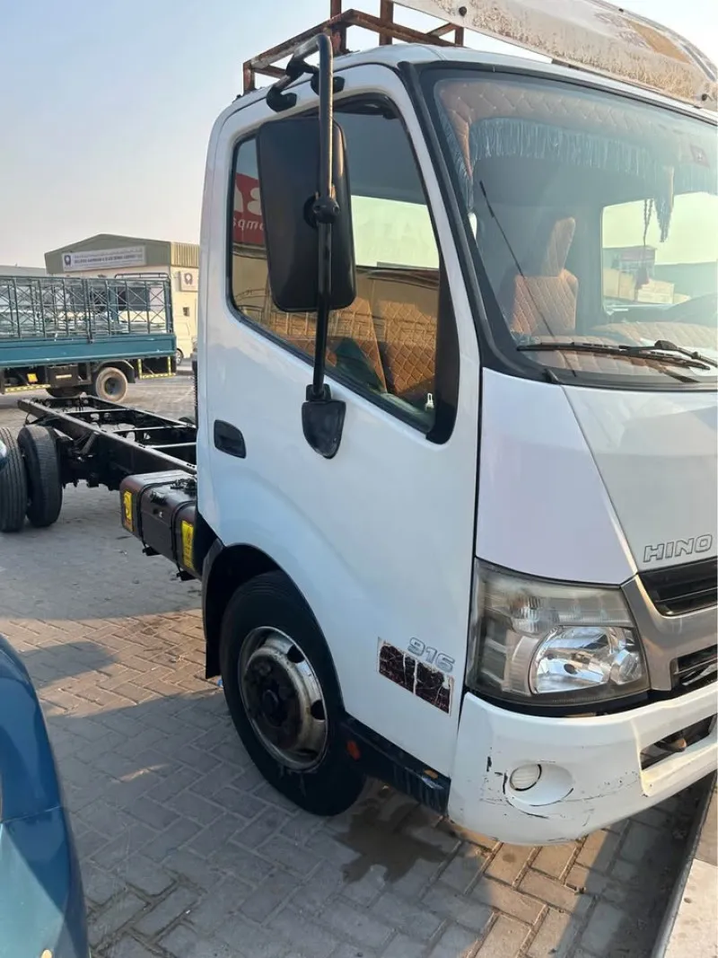2015 هينو الفئة ٧٠٠ in Dubai