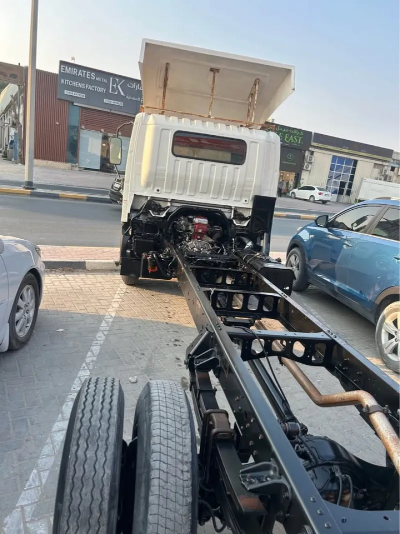 2015 هينو الفئة ٧٠٠ in Dubai