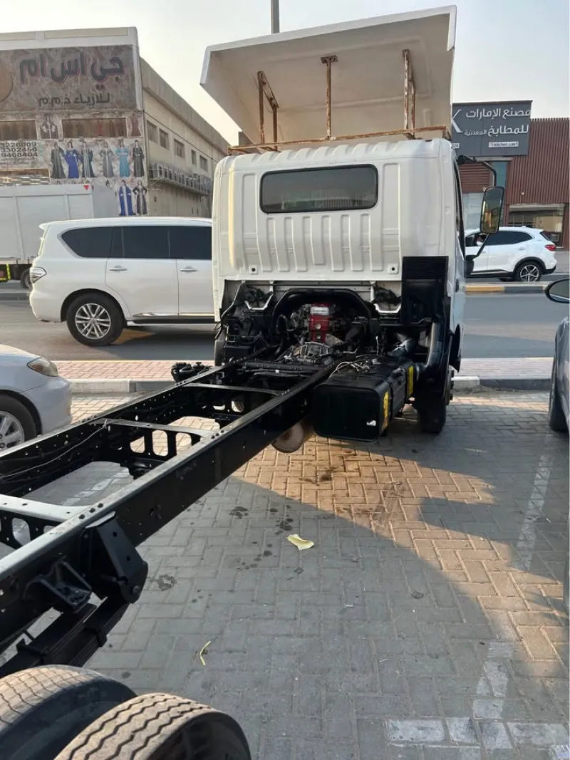 2015 هينو الفئة ٧٠٠ in Dubai