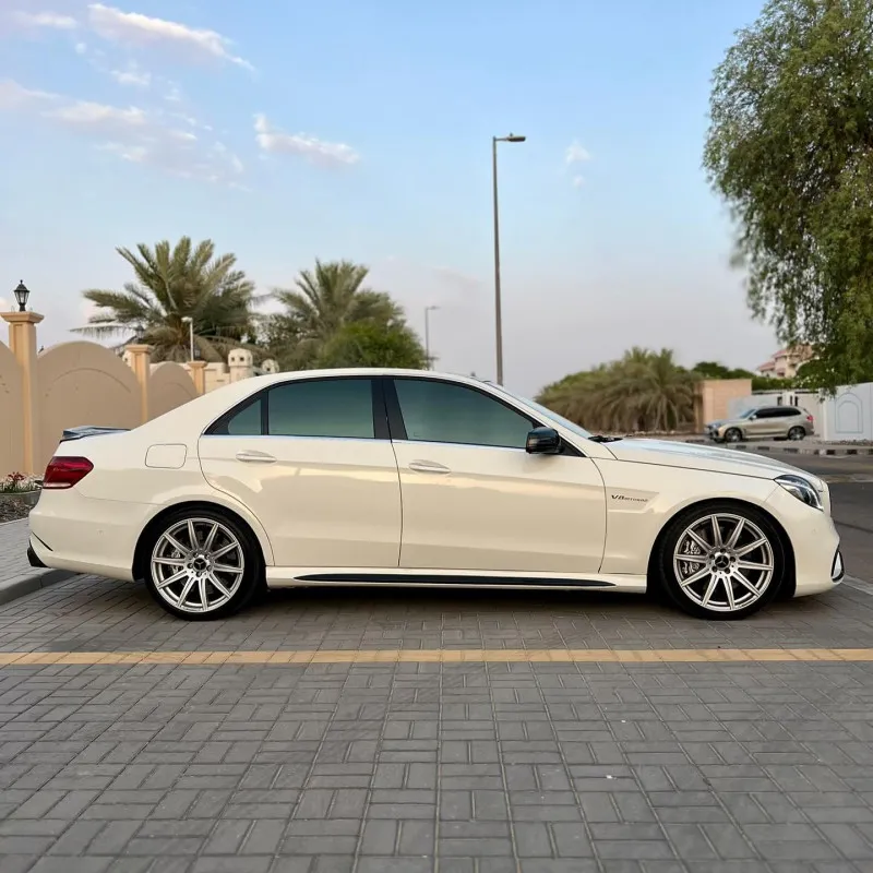 2010 مرسيدس-بنز اي ٦٣ اي ام جي in Dubai