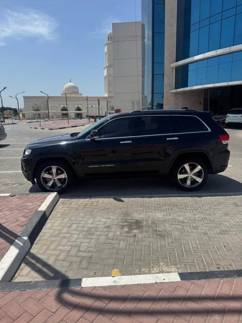 2016 Jeep Grand Cherokee in Dubai