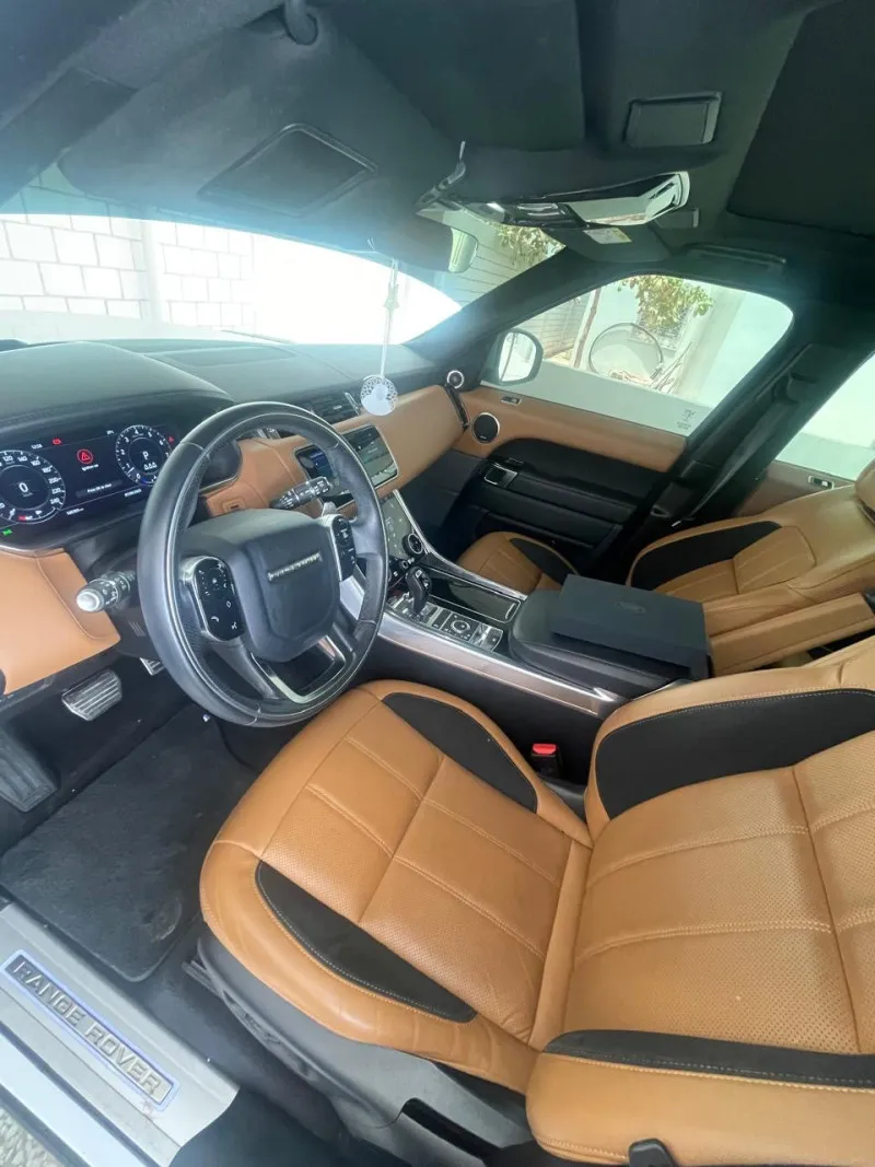 2020 Land Rover Range Rover Sport in Dubai