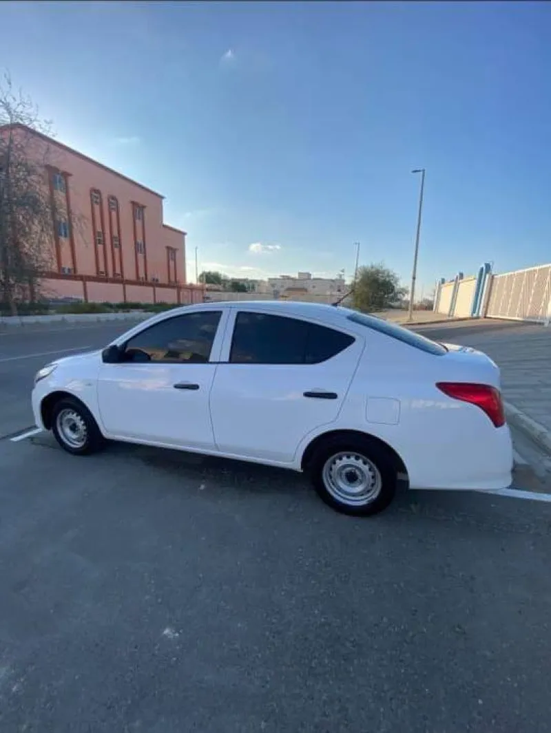 2015 Nissan Sunny in Dubai