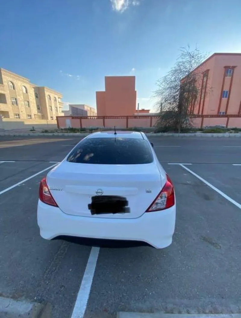 2015 Nissan Sunny in Dubai