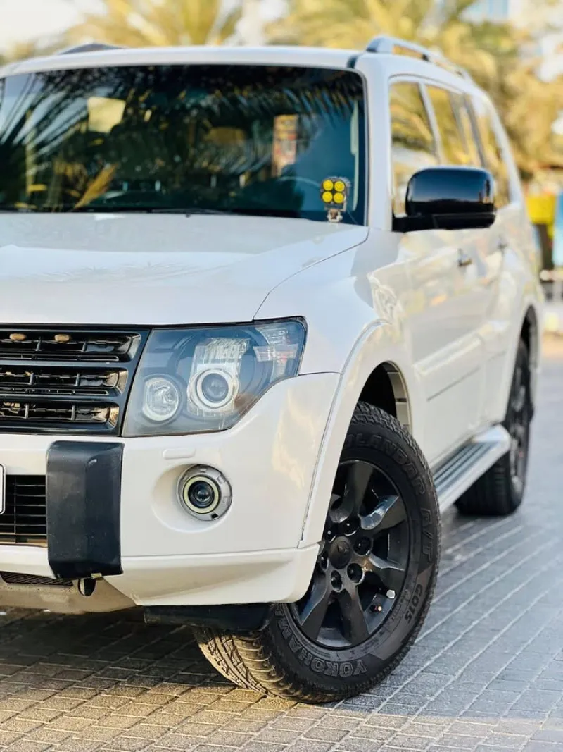 2011 ميتسوبيشي باجيرو in Dubai