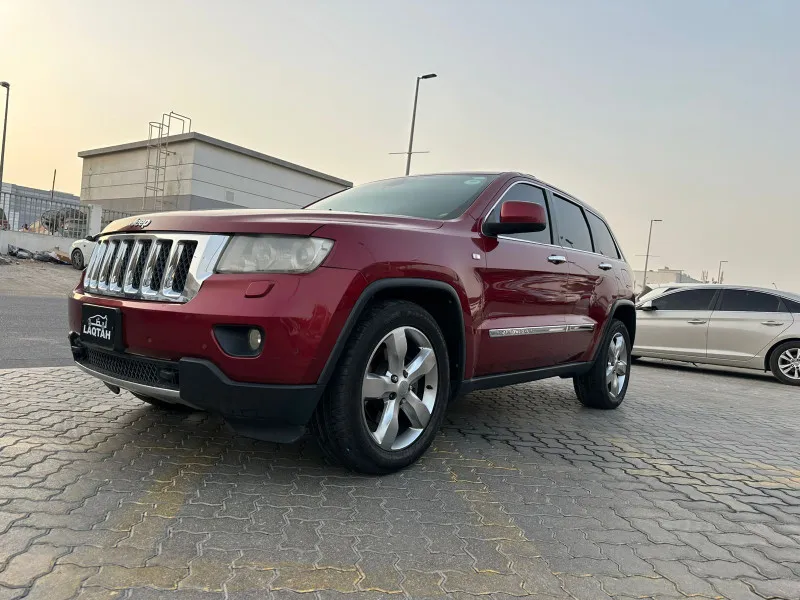 2013 جييب جراند شيروكي in Dubai