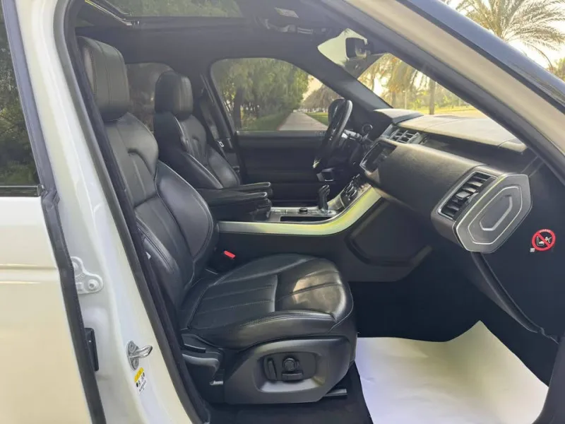 2016 Land Rover Range Rover Sport in Dubai