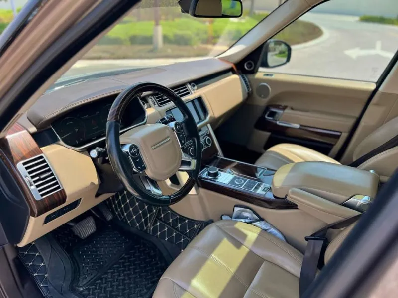 2016 Land Rover Range Rover in Dubai