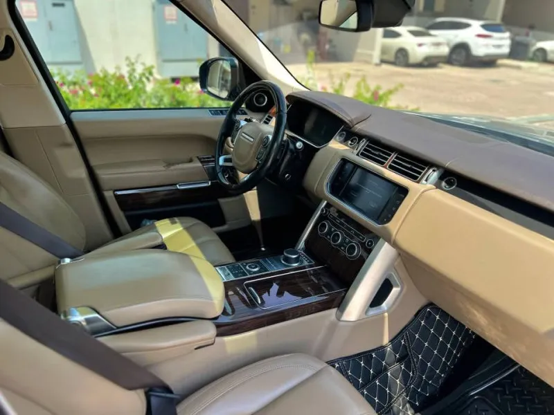 2016 Land Rover Range Rover in Dubai