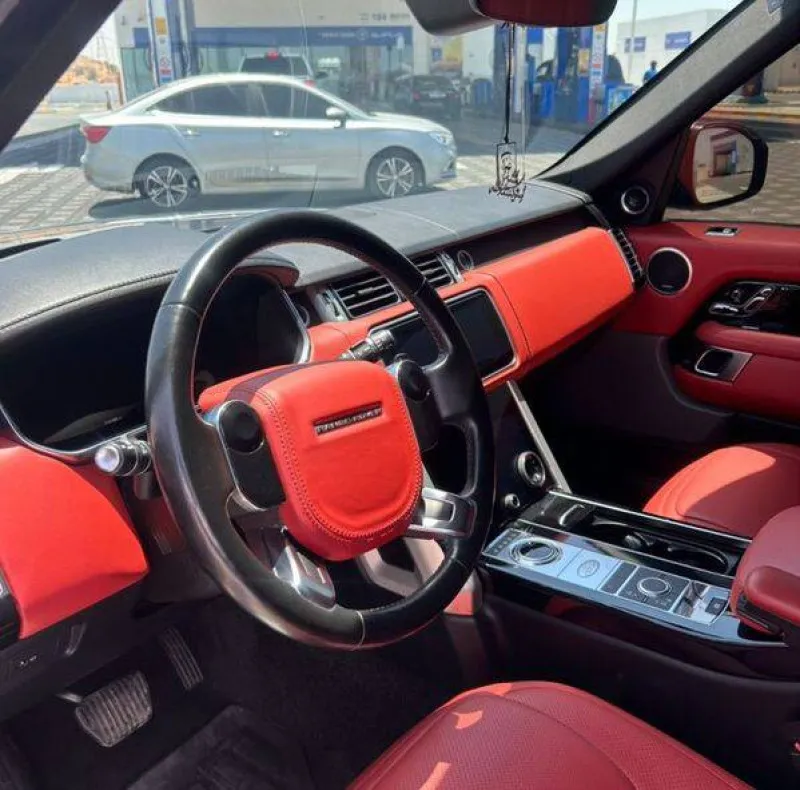 2019 Land Rover Range Rover in Dubai
