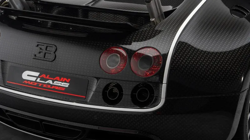 2006 Bugatti Veyron in Dubai