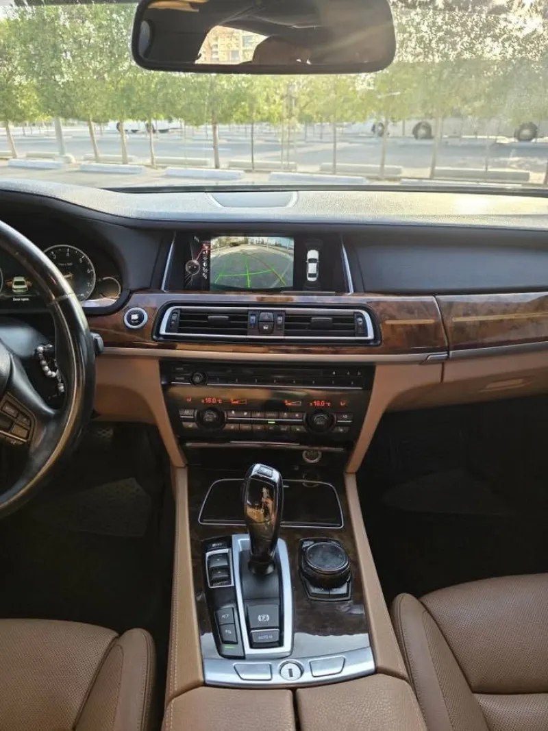 2015 بي أم دابليو الفئة - 7 in Dubai