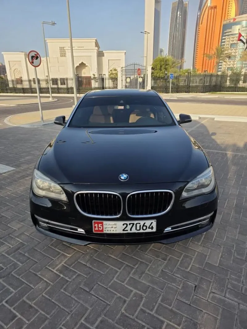 2015 بي أم دابليو الفئة - 7 in Dubai