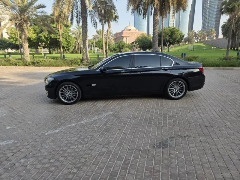 2015 بي أم دابليو الفئة - 7 in Dubai