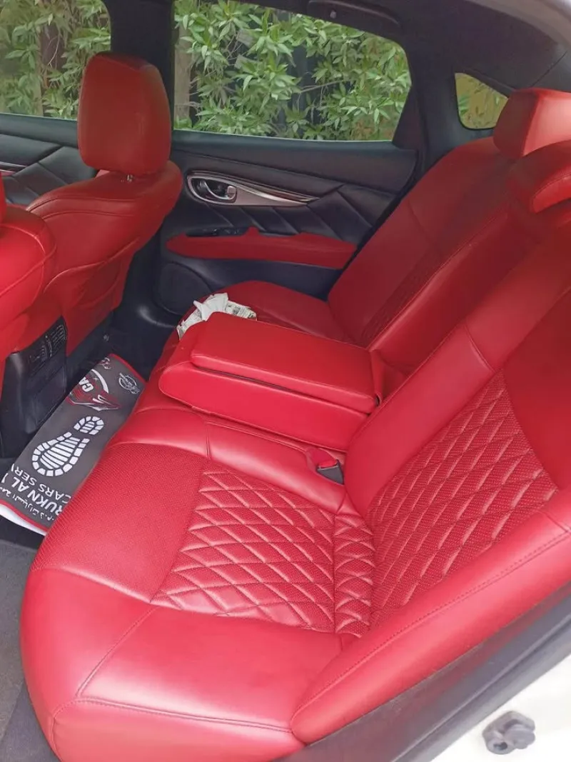 2013 Infiniti M37 in Dubai