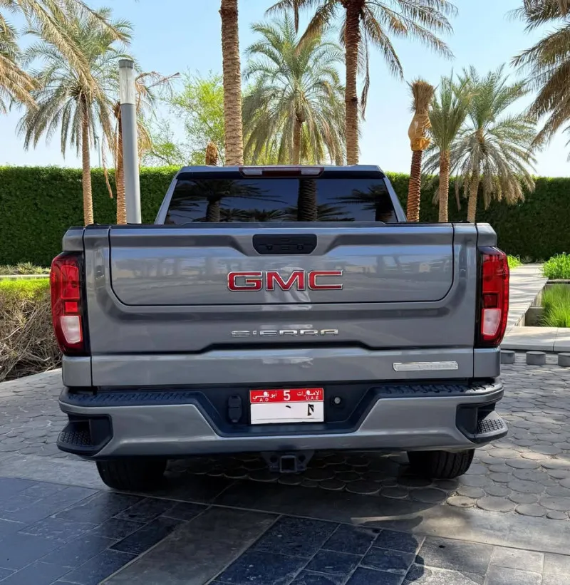 2021 جي أم سي سييرا in Dubai
