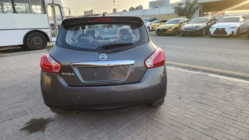2014 نيسان تيدا in Dubai
