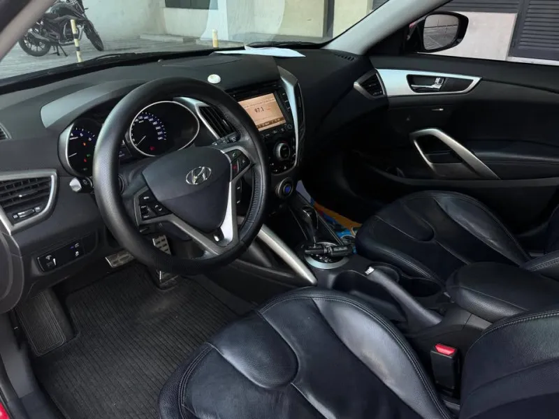 2013 Hyundai Veloster in Dubai