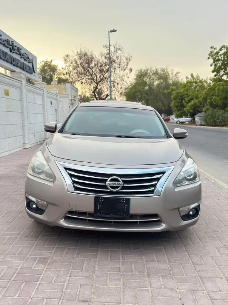 2015 نيسان آلتيما in Dubai